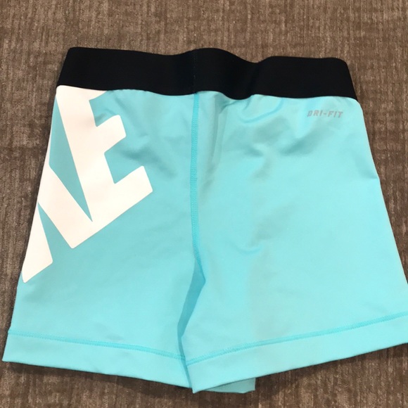 Nike shorts - Picture 2 of 7